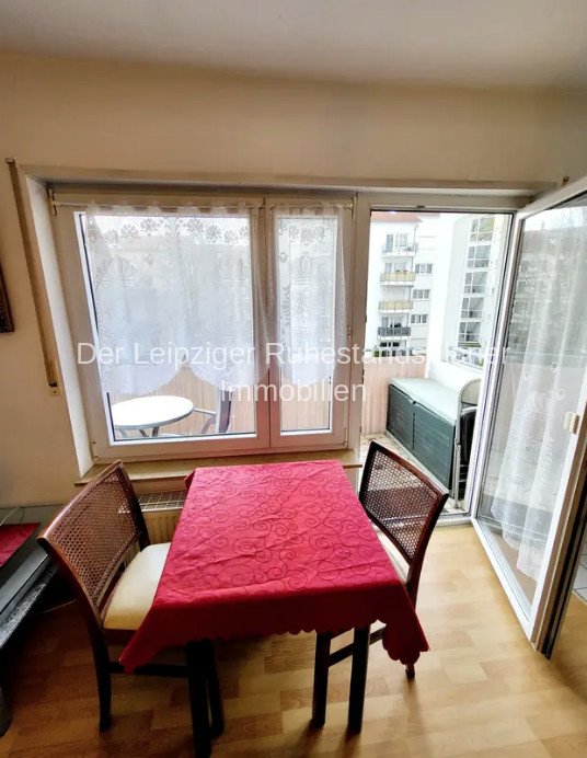 Verkauft !!! Möblierte 2 - Raumwohnung mit Balkon und guter Anbindung